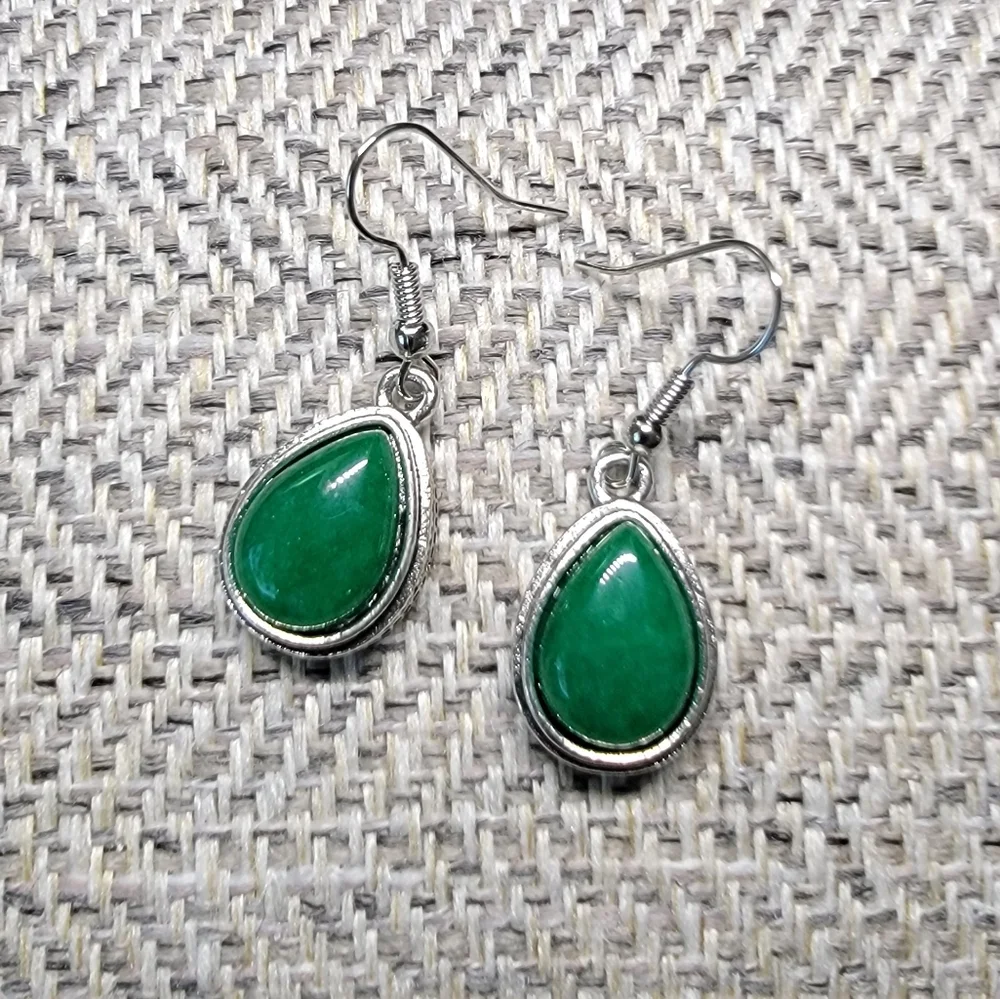 Vintage Inspired Silver Plated Alloy Faux Emerald Earrings 2/$15‎ 3/$20 4/$25